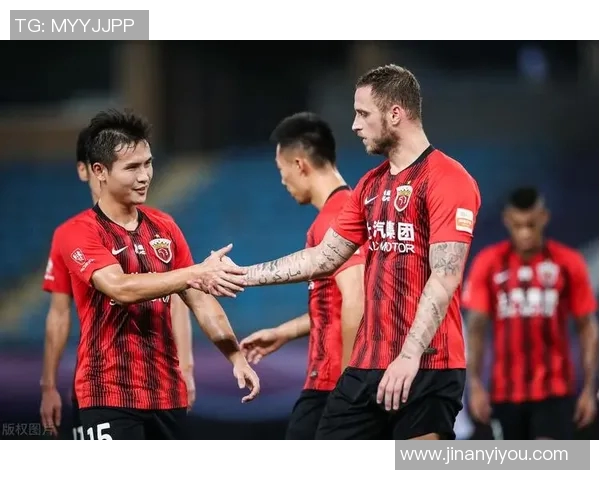 巴西与哥伦比亚激战正酣比分揭晓引发球迷热议